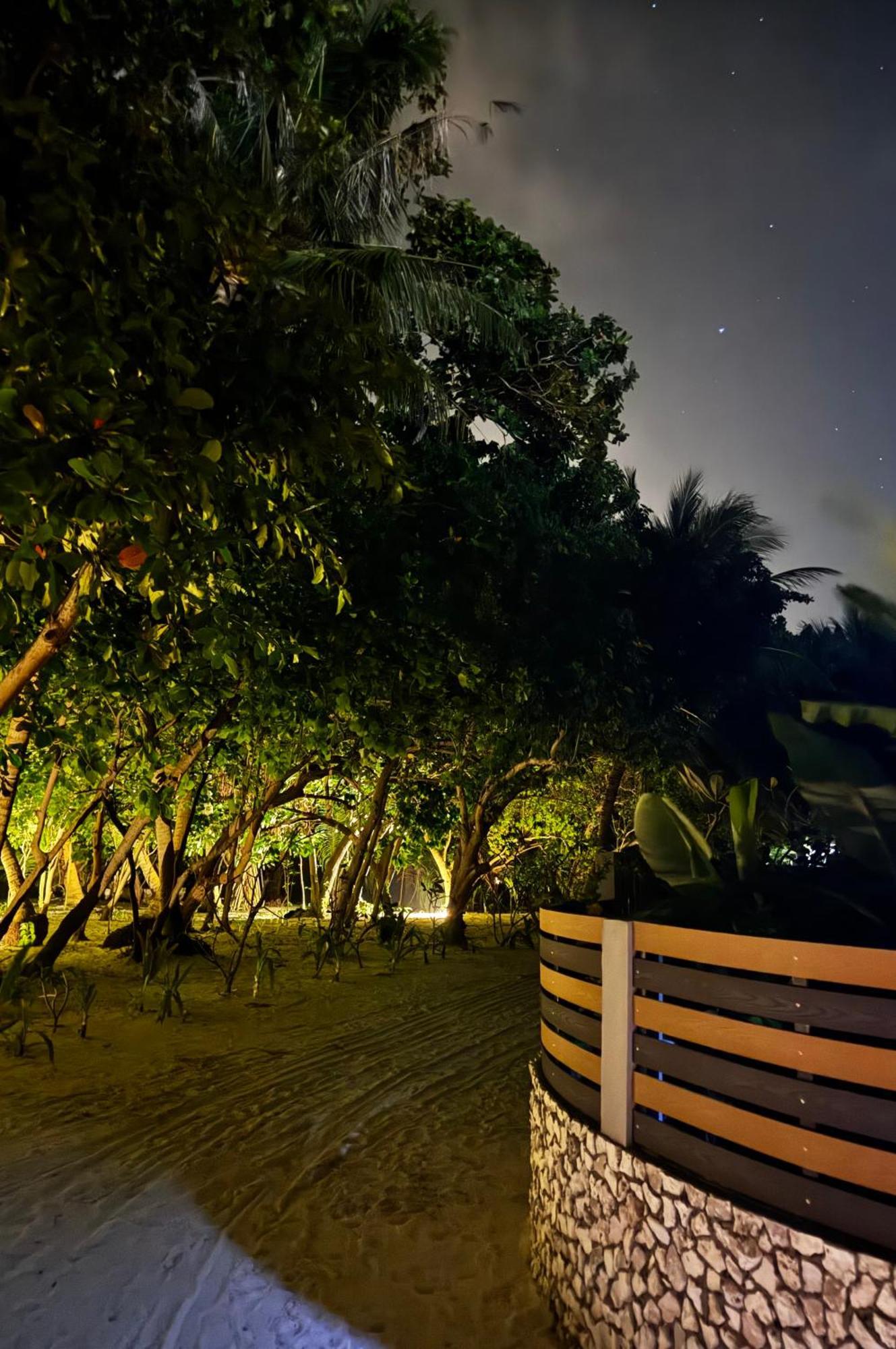 Three Hearts Guesthouse And Villas Isla Isla Fulhadhoo Habitación foto